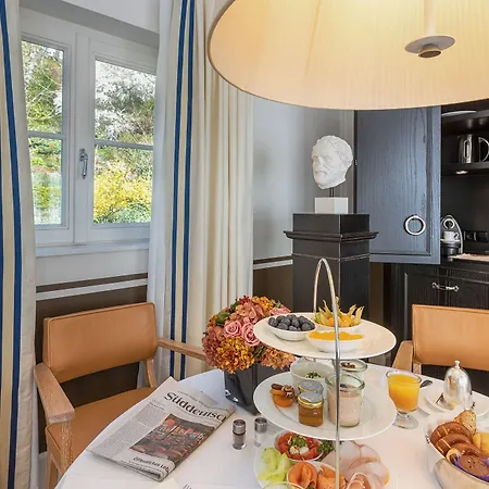Hotel Guesthouse Heidelberg Suites 5*