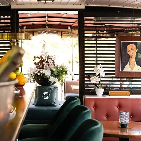 Guesthouse Heidelberg Suites ホテル